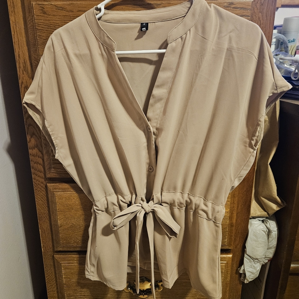 CICIBIRD Tie Front Shirt